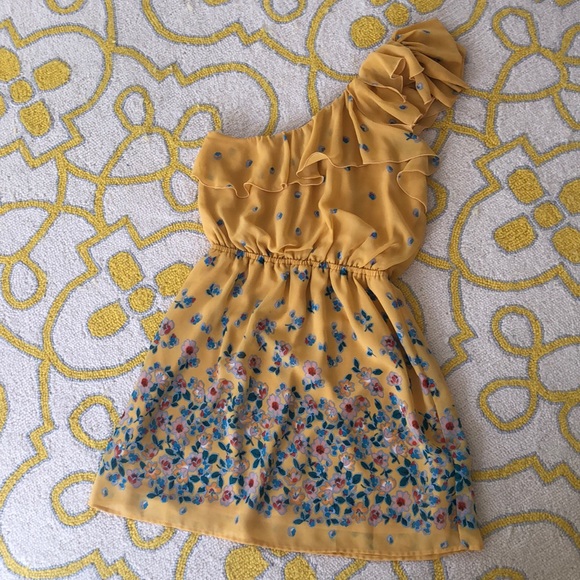 Dresses & Skirts - ☀️One Shoulder Dress☀️ Sz L